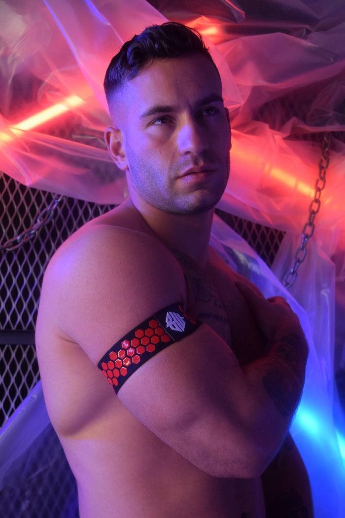 HEX ARMBANDS-RED - Take A Peek