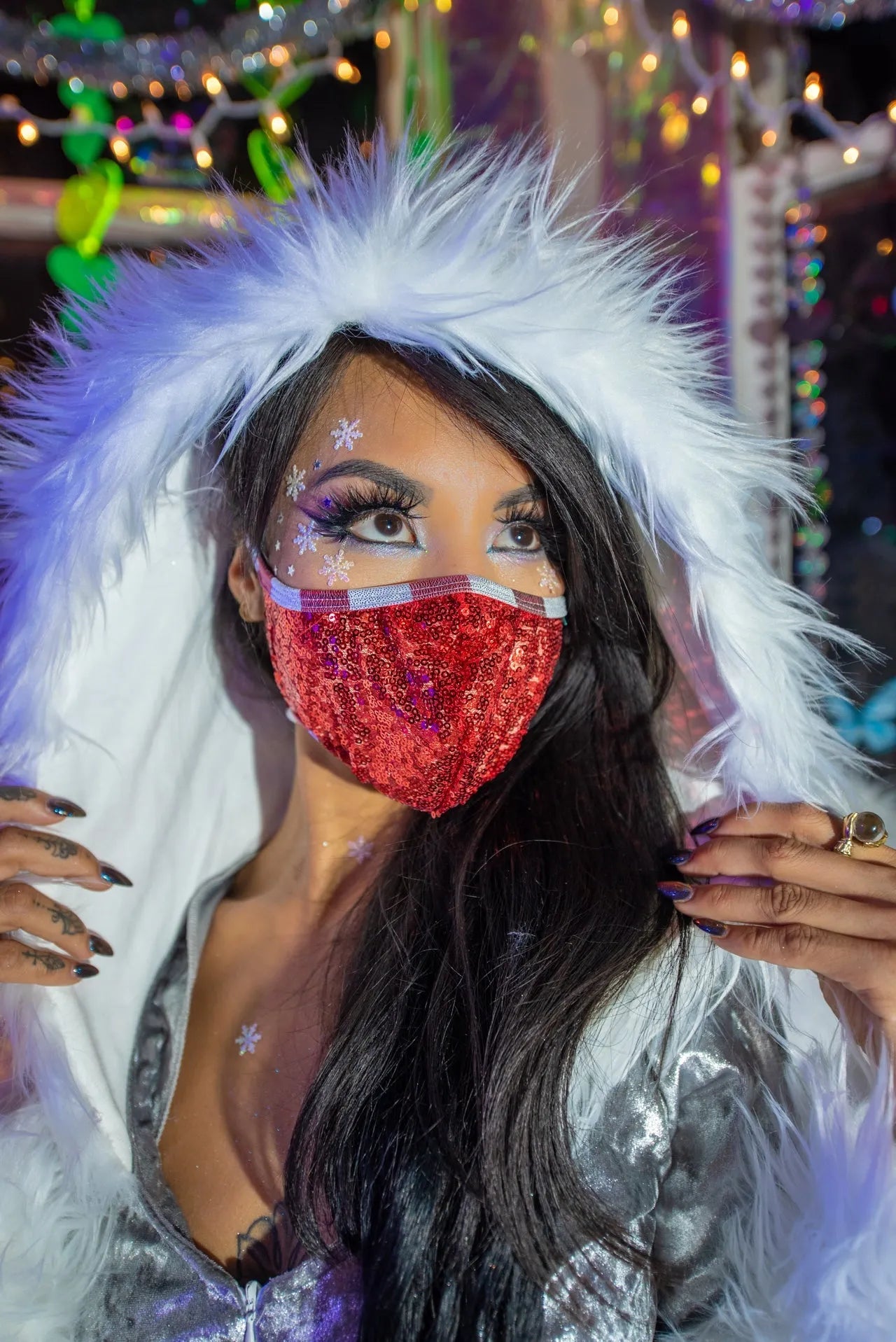 CH566 - Sequin Tailored Mask - Take A Peek